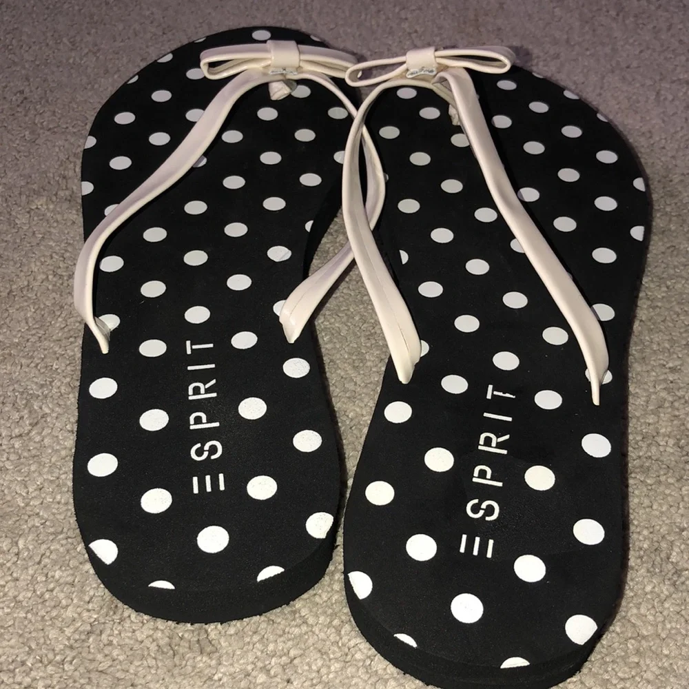 Esprit Women’s size 9 Flip Flops Polka Dots‎ Black White NWOT